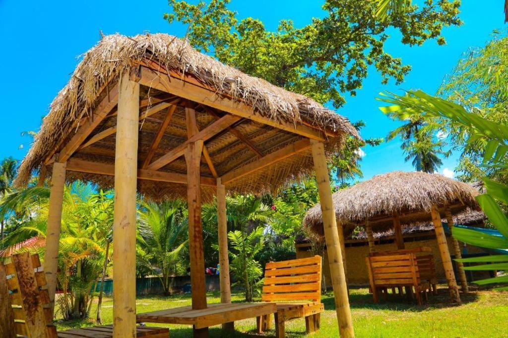 Blue Whale Lagoon Resort Ahangama Exterior foto